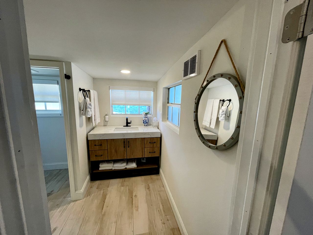 Beautiful Open Plan Beach House with Stunning Florida Bay Views for an Unforgettable Escape in Key Largo, Florida