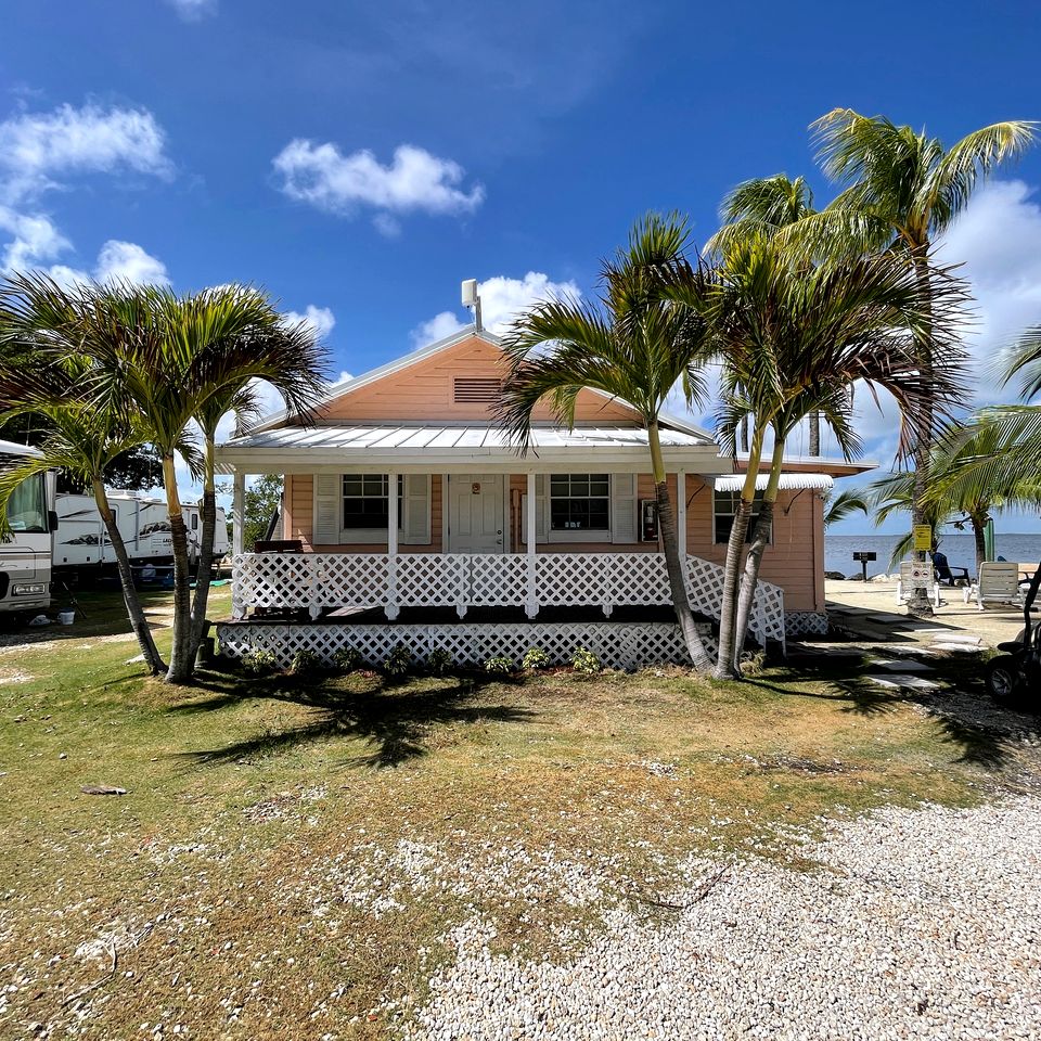 Beautiful Open Plan Beach House with Stunning Florida Bay Views for an Unforgettable Escape in Key Largo, Florida