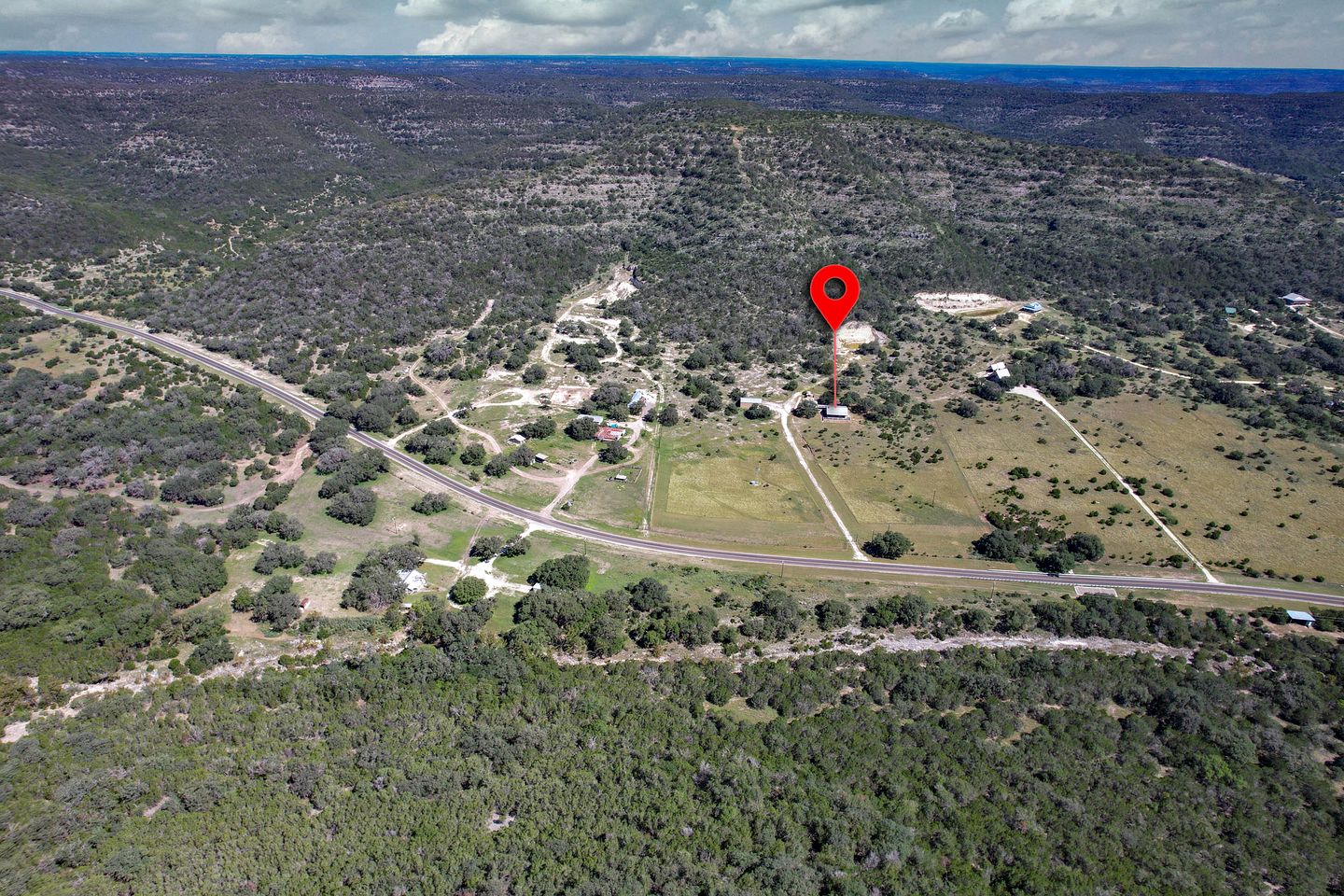 Gorgeous Cabin with Beautiful Fireplace for a Hill Country Retreat near Leaky, Texas