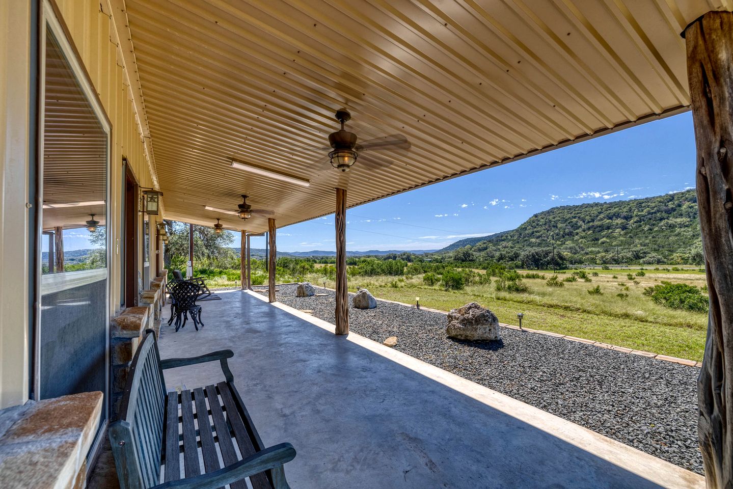 Gorgeous Cabin with Beautiful Fireplace for a Hill Country Retreat near Leaky, Texas