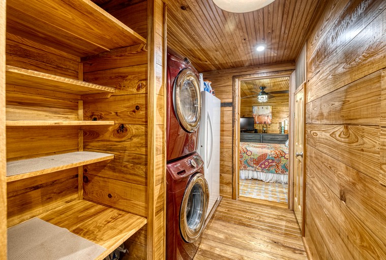 Cabins (United States of America, Leakey, Texas)