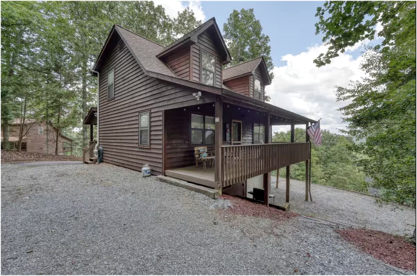 Incredible Mountain Cabin for a Memorable Family Getaway in Nature near Blairsville, Georgia