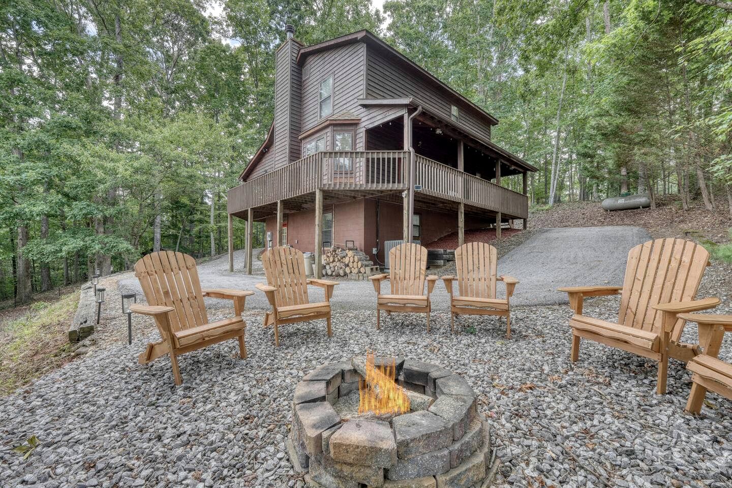 Incredible Mountain Cabin for a Memorable Family Getaway in Nature near Blairsville, Georgia