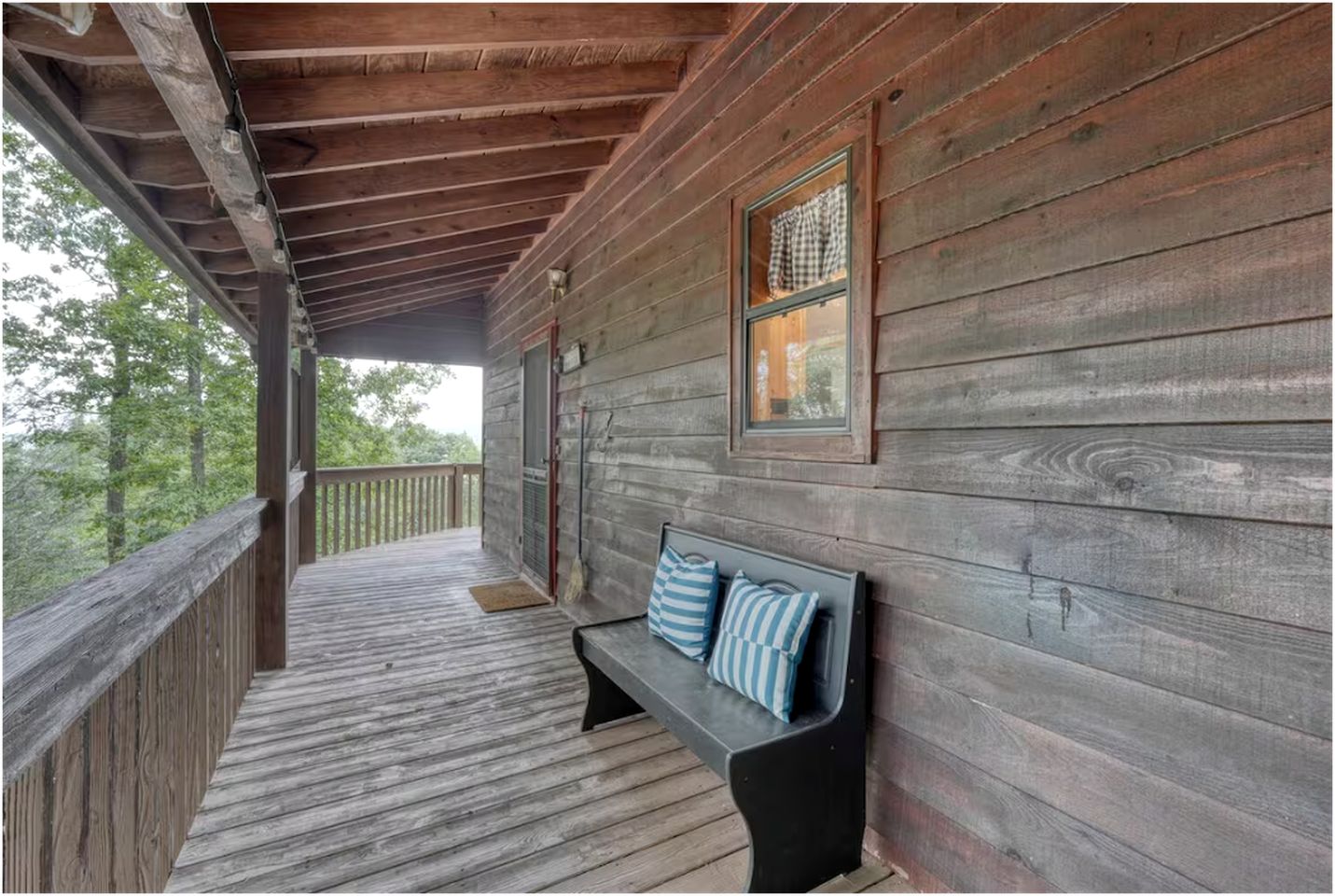 Incredible Mountain Cabin for a Memorable Family Getaway in Nature near Blairsville, Georgia