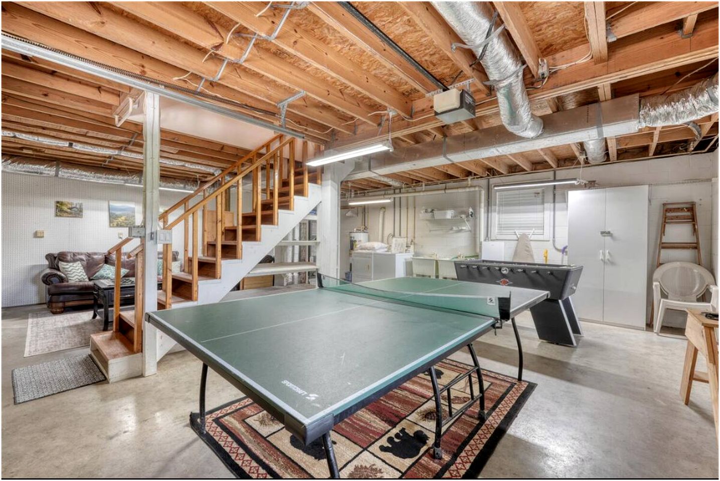 Incredible Mountain Cabin for a Memorable Family Getaway in Nature near Blairsville, Georgia