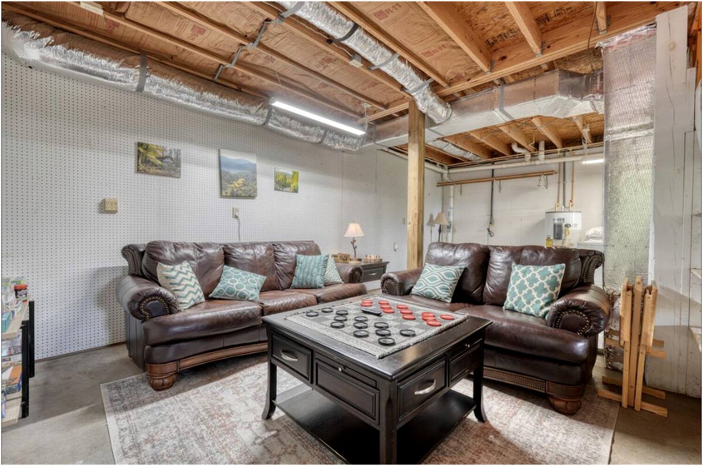 Incredible Mountain Cabin for a Memorable Family Getaway in Nature near Blairsville, Georgia