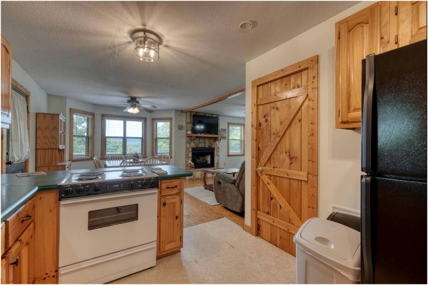 Incredible Mountain Cabin for a Memorable Family Getaway in Nature near Blairsville, Georgia