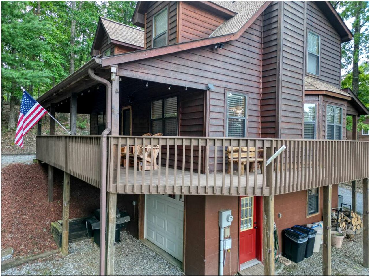 Incredible Mountain Cabin for a Memorable Family Getaway in Nature near Blairsville, Georgia