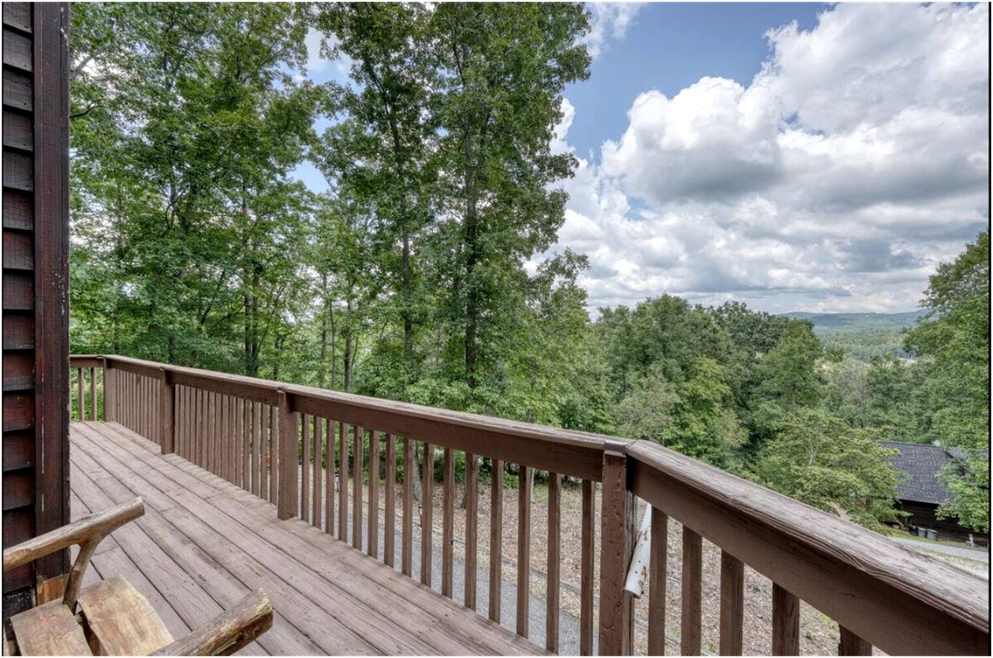 Incredible Mountain Cabin for a Memorable Family Getaway in Nature near Blairsville, Georgia