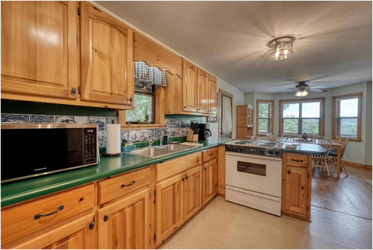 Incredible Mountain Cabin for a Memorable Family Getaway in Nature near Blairsville, Georgia