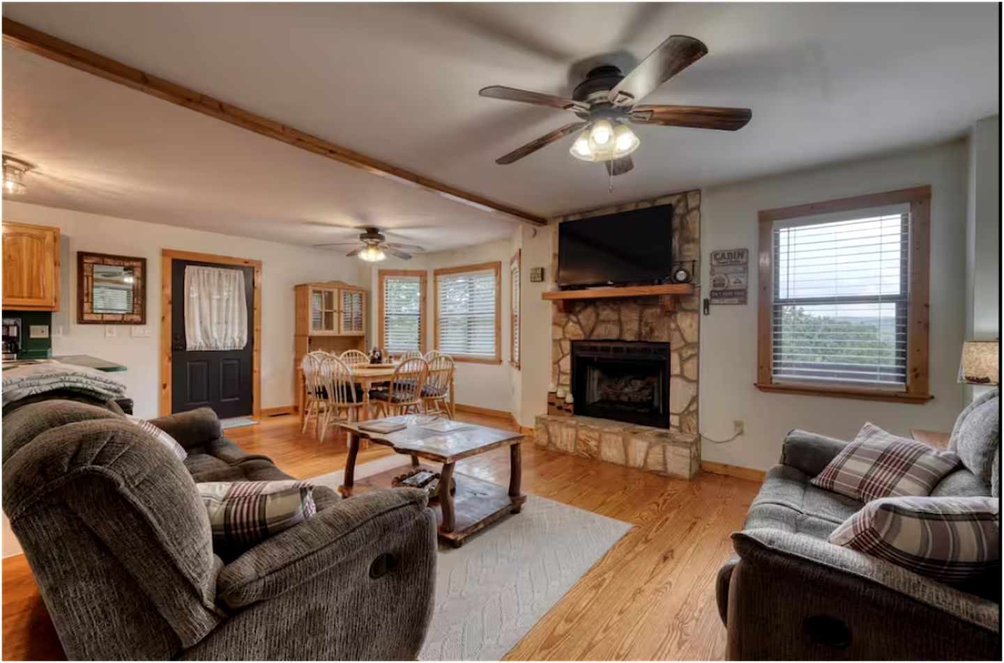 Incredible Mountain Cabin for a Memorable Family Getaway in Nature near Blairsville, Georgia