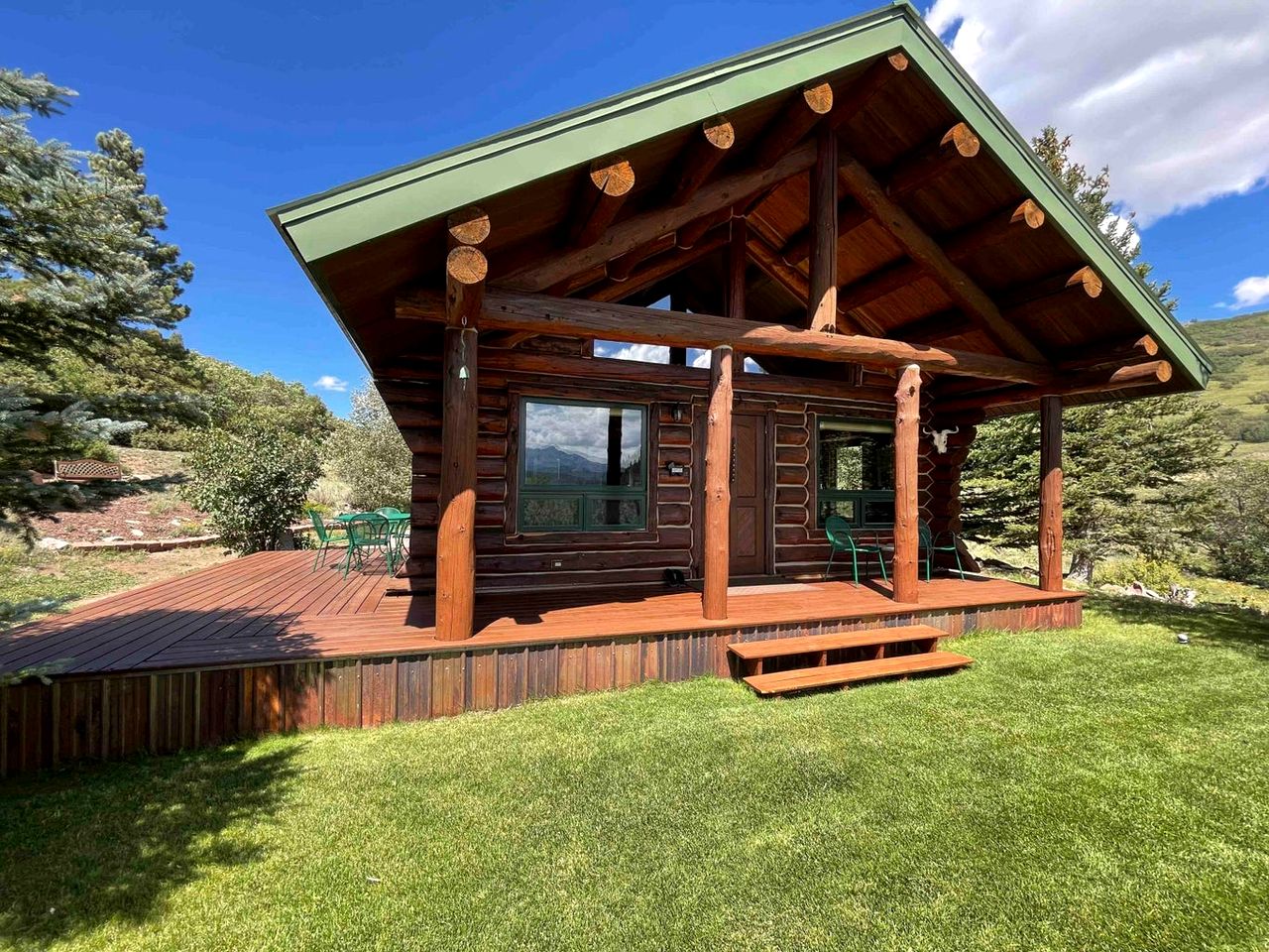 Gorgeous Log Cabin with Breathtaking Mountain Views for an Unforgettable Escape in Mountain Village, Colorado