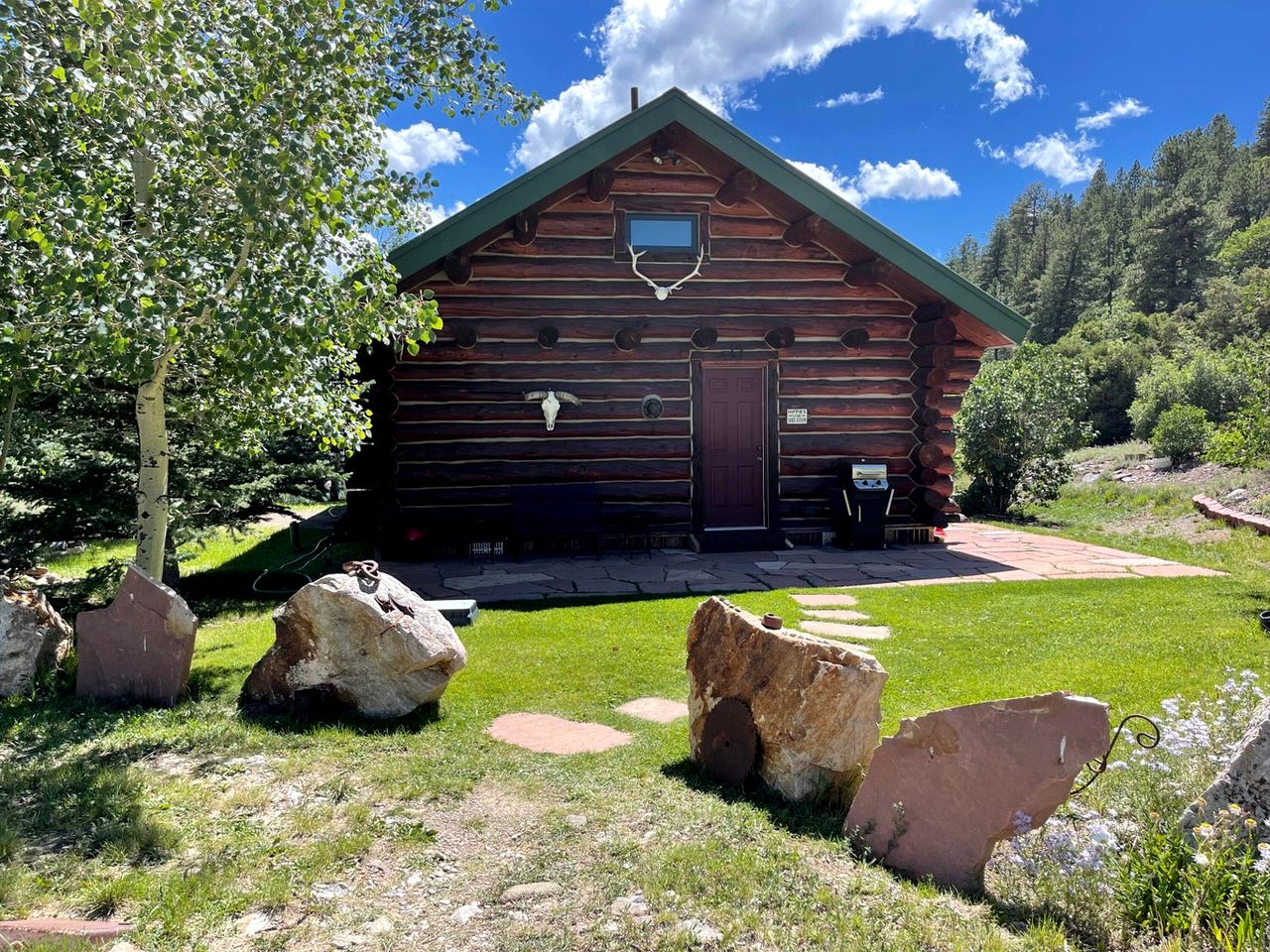 Gorgeous Log Cabin with Breathtaking Mountain Views for an Unforgettable Escape in Mountain Village, Colorado