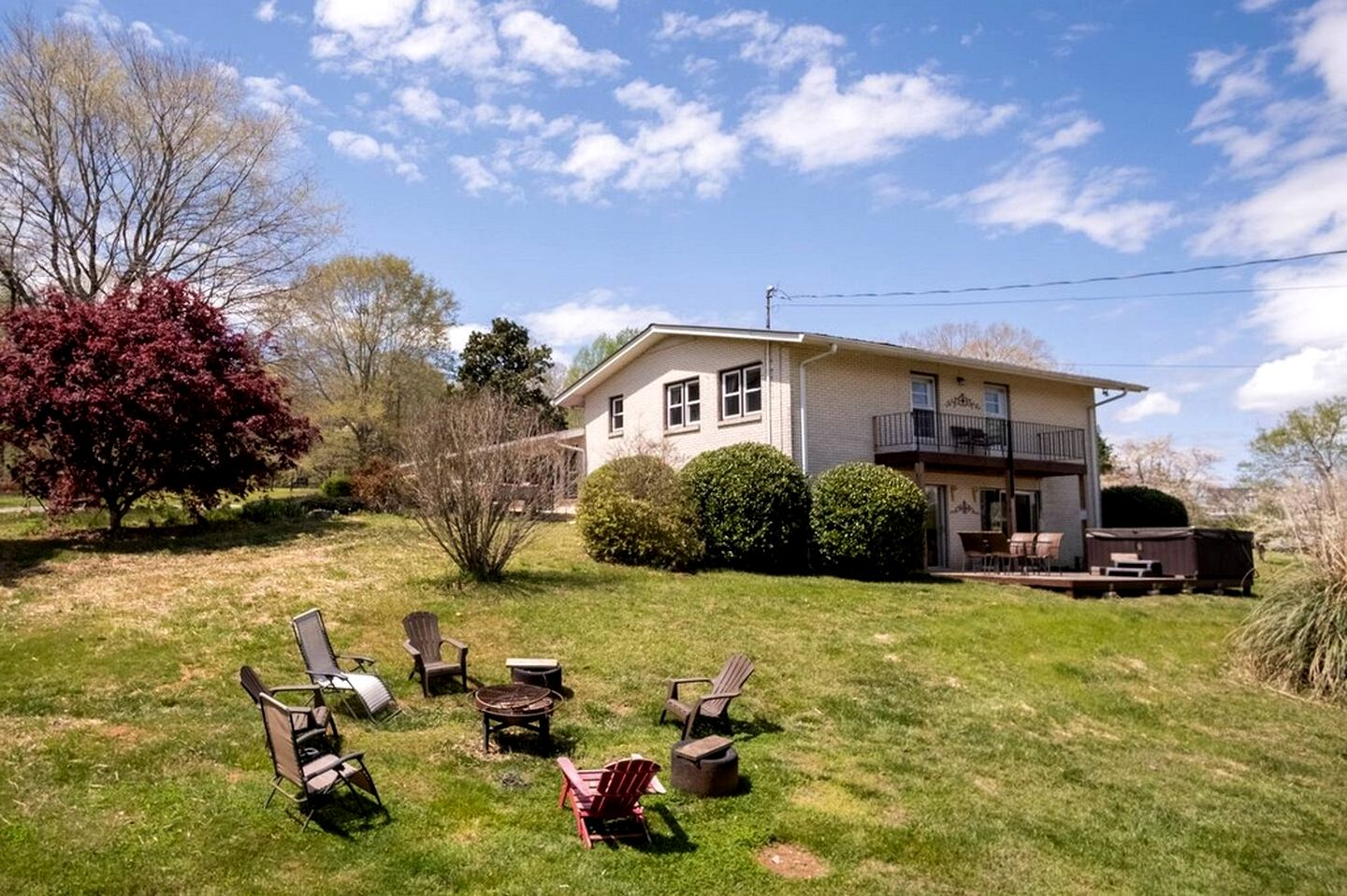 Lovely Vacation Rental with Hot Tub and Amazing Amenities for a Fantastic Family Escape in Clarkesville, Georgia