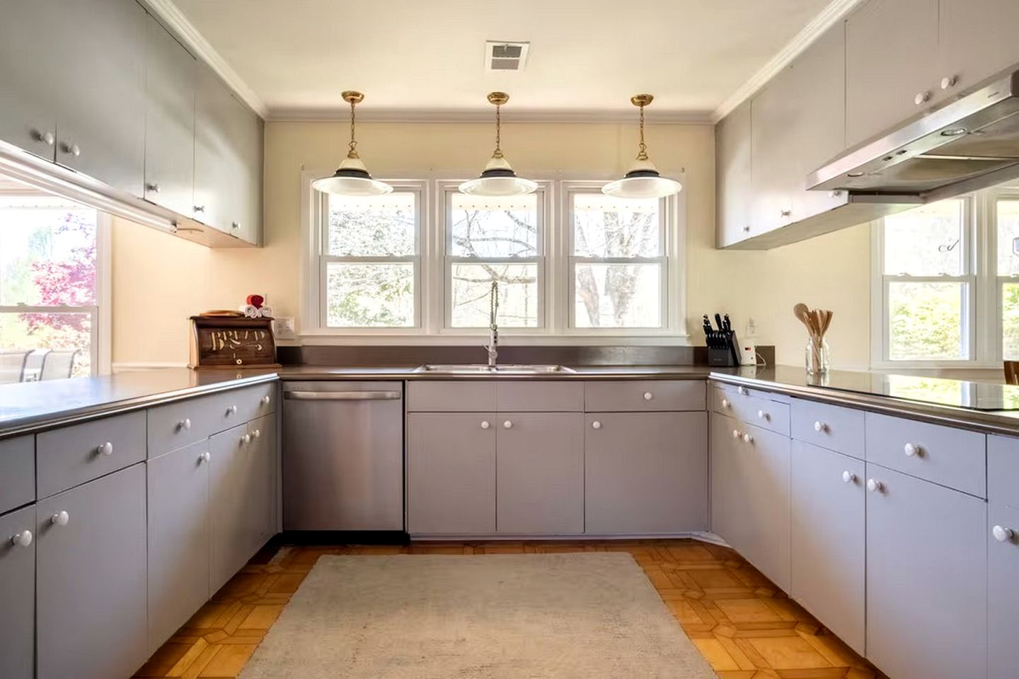 Lovely Vacation Rental with Hot Tub and Amazing Amenities for a Fantastic Family Escape in Clarkesville, Georgia