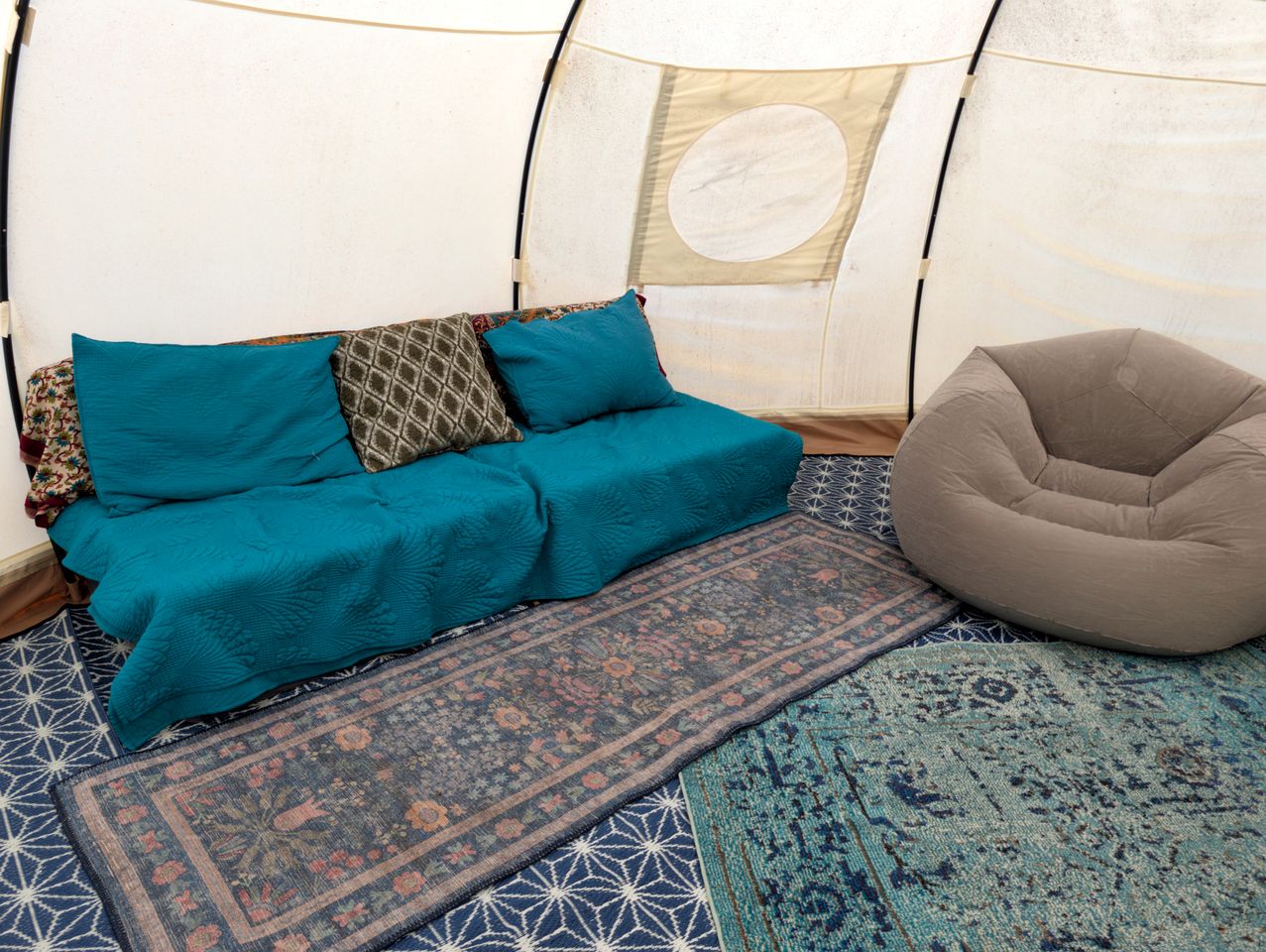 Scenic Glamping Tent Stay with Cozy Lounge Space in Smithville, Texas