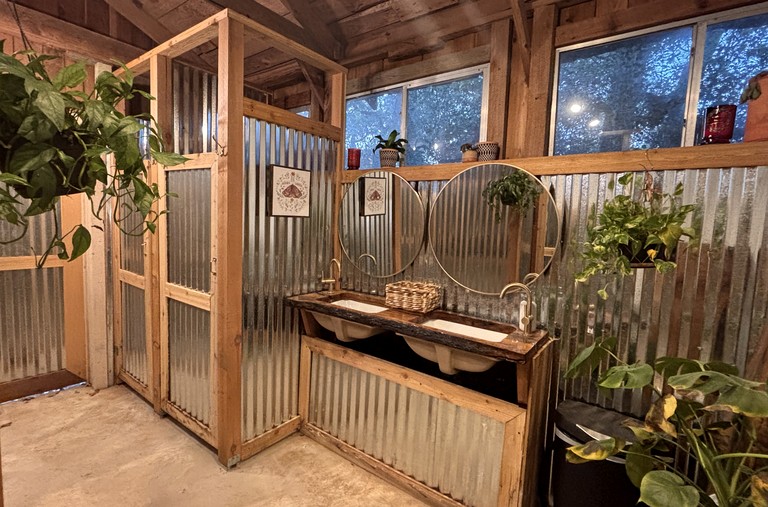 Bell Tents (United States of America, Smithville, Texas)