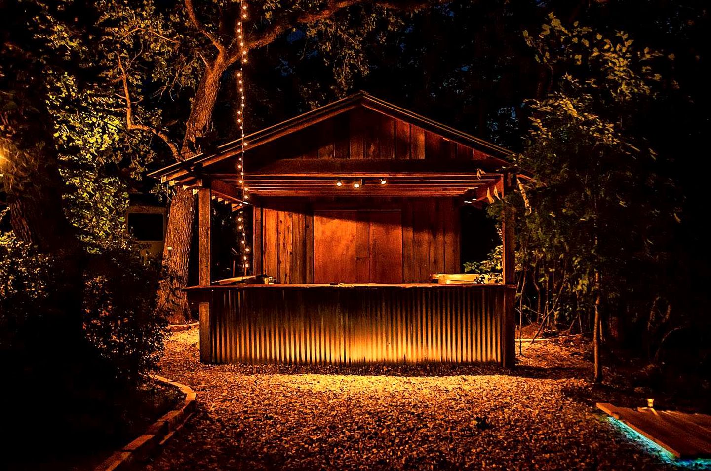 Scenic Glamping Tent Stay with Cozy Lounge Space in Smithville, Texas