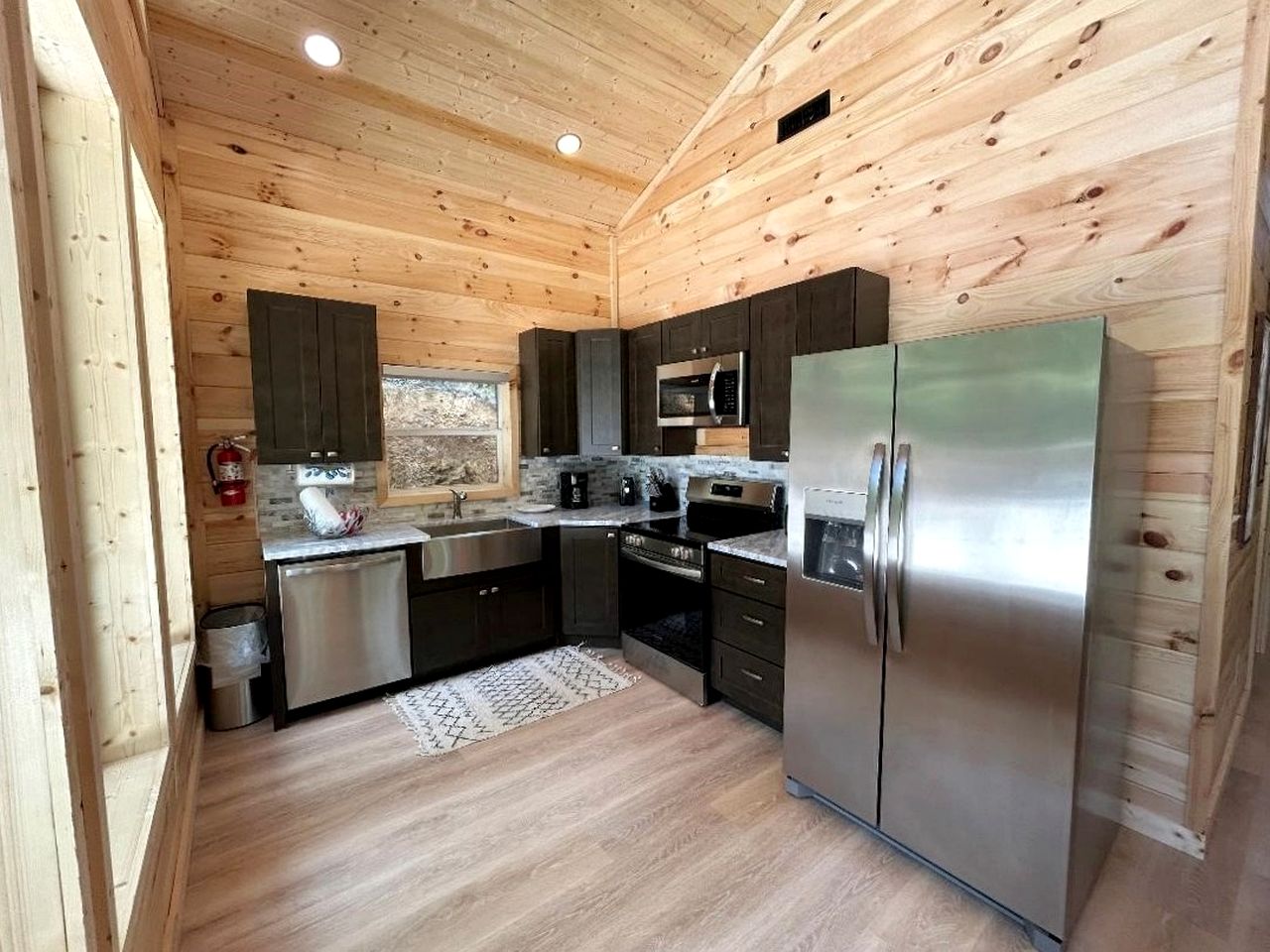 Modern Cabin in Pigeon Forge for a Romantic Glamping Rendezvous