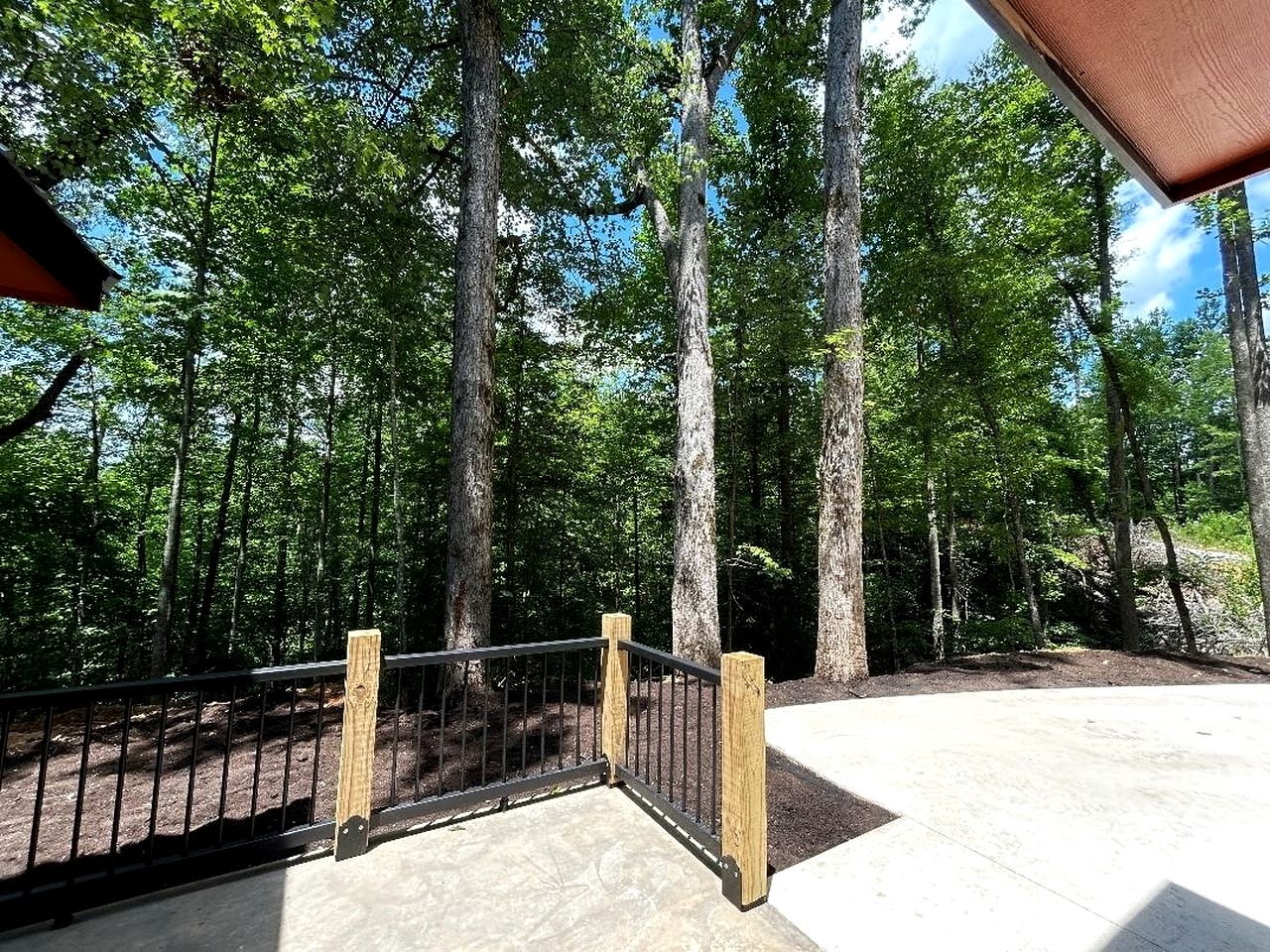Modern Cabin in Pigeon Forge for a Romantic Glamping Rendezvous