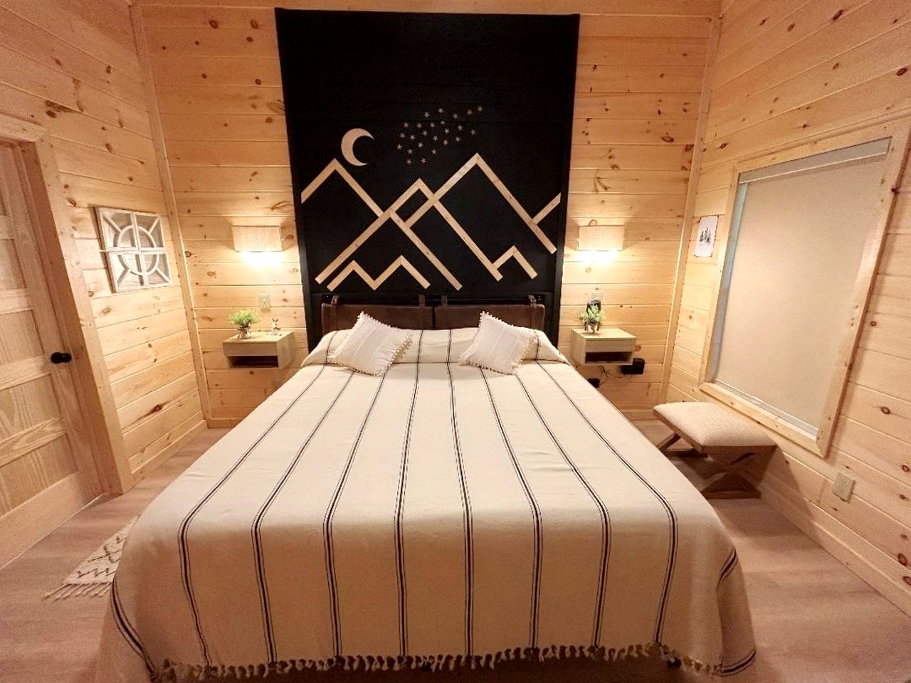 Modern Cabin in Pigeon Forge for a Romantic Glamping Rendezvous
