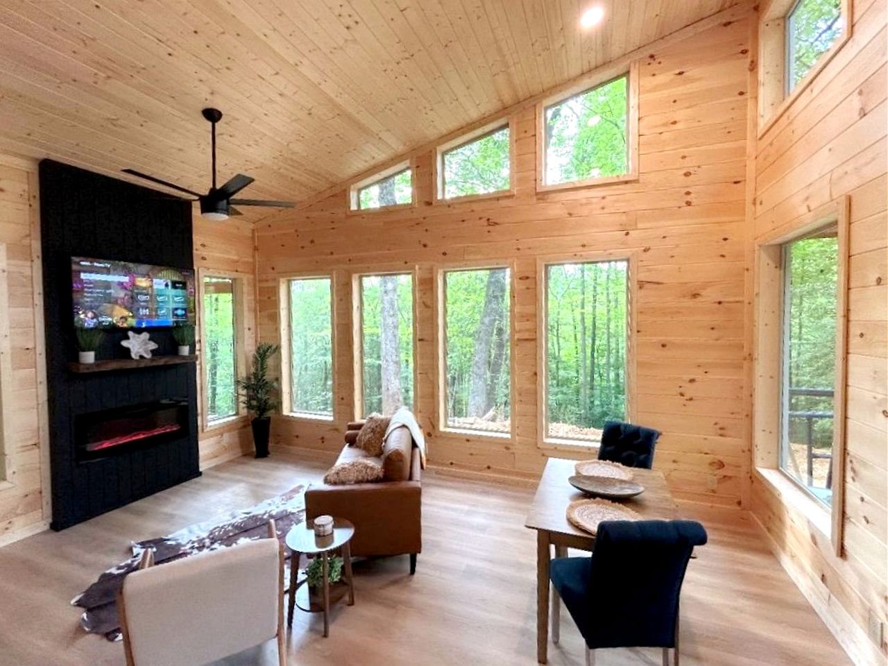 Modern Cabin in Pigeon Forge for a Romantic Glamping Rendezvous