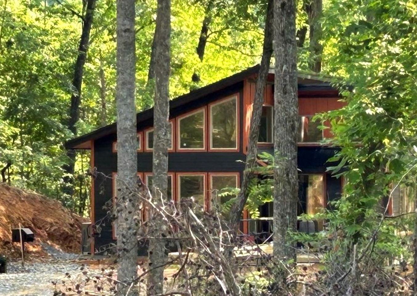 Modern Cabin in Pigeon Forge for a Romantic Glamping Rendezvous