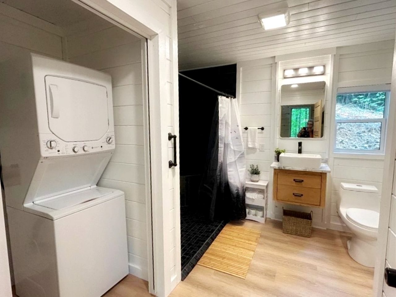 Modern Cabin in Pigeon Forge for a Romantic Glamping Rendezvous