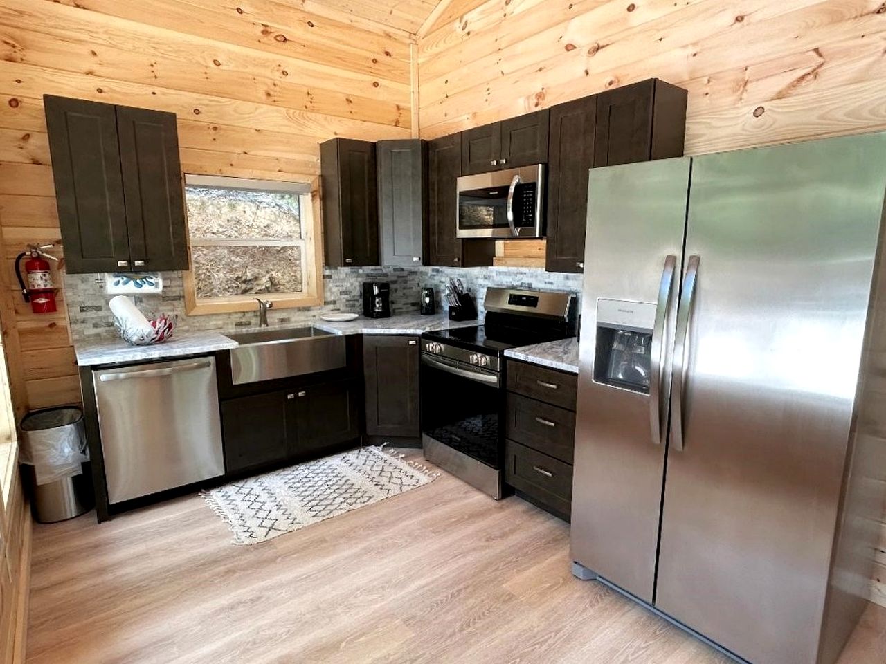 Modern Cabin in Pigeon Forge for a Romantic Glamping Rendezvous