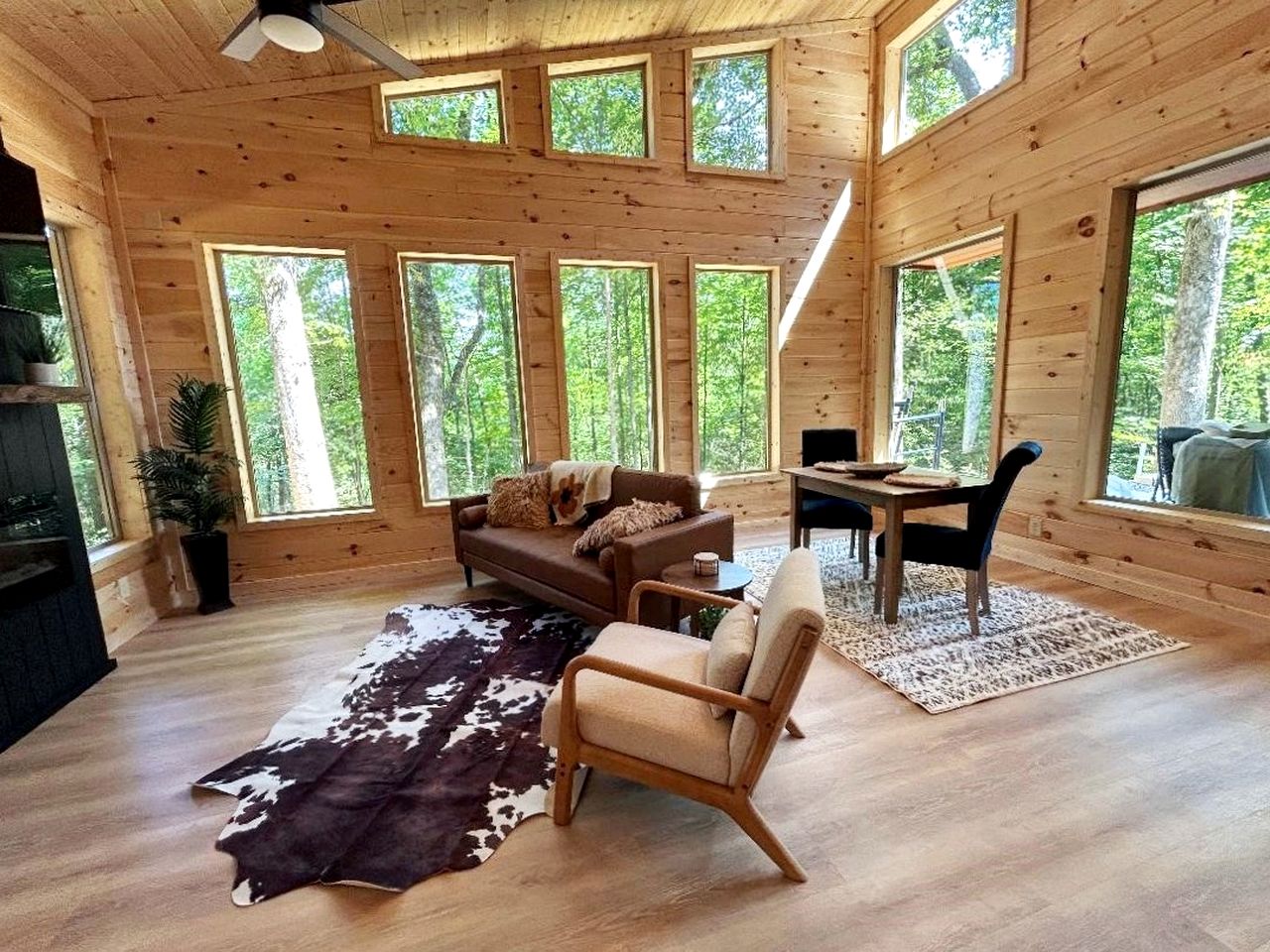 Modern Cabin in Pigeon Forge for a Romantic Glamping Rendezvous