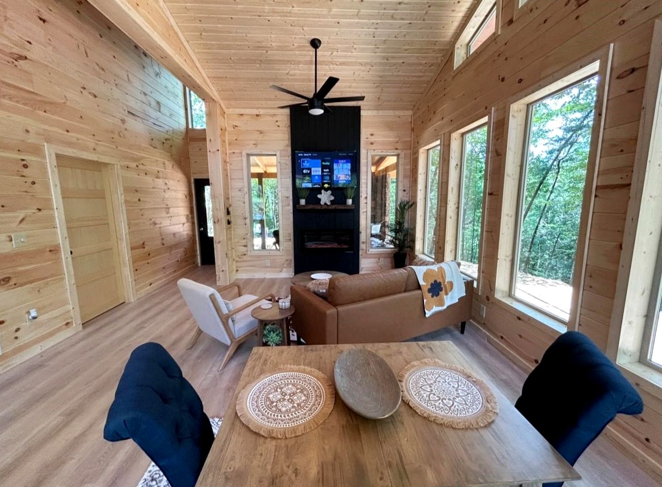 Modern Cabin in Pigeon Forge for a Romantic Glamping Rendezvous