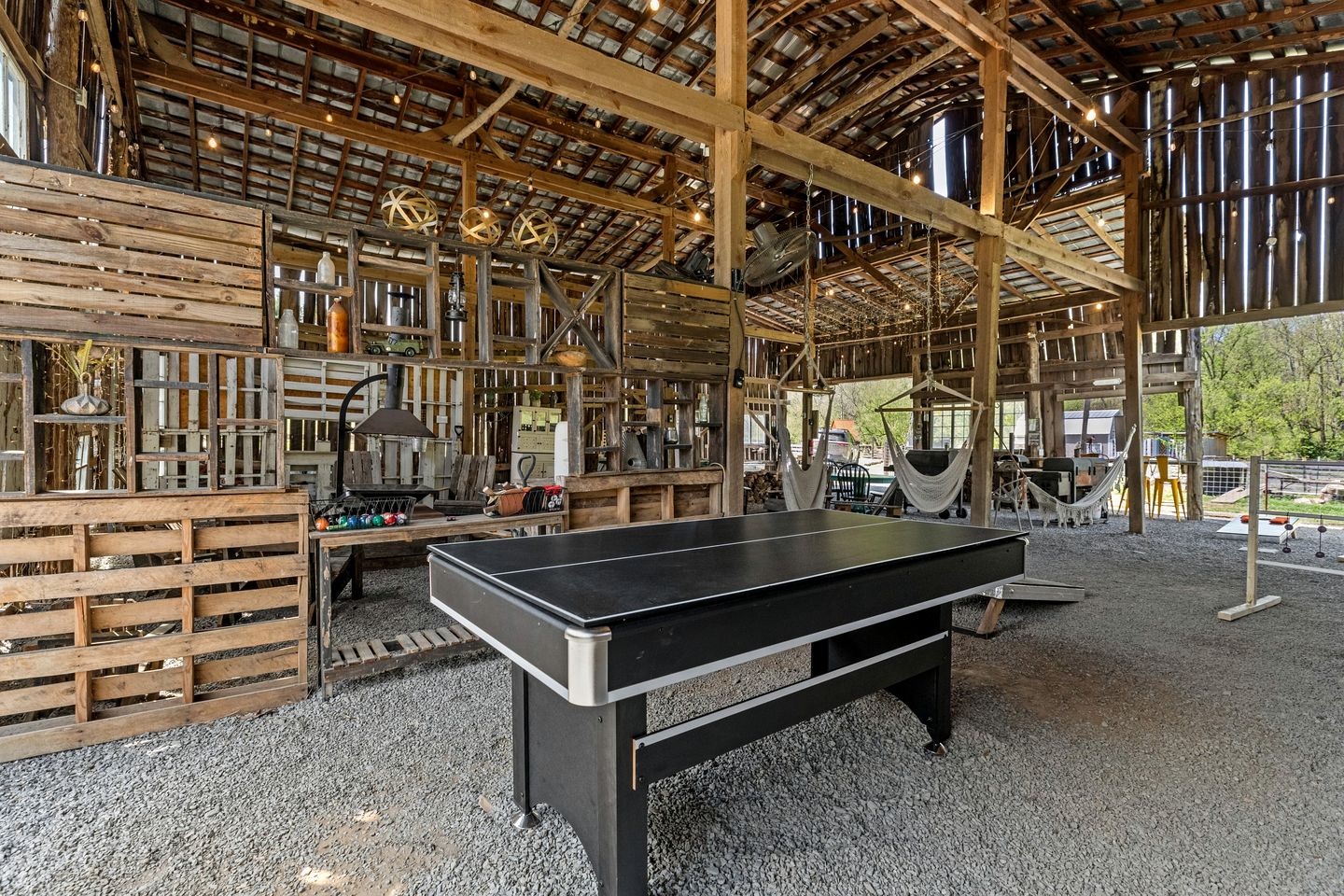 Creekside A-Frame Retreat with Treehouse Views, Hammock Lounge & Indoor-Outdoor Shower in New Port, Tennessee