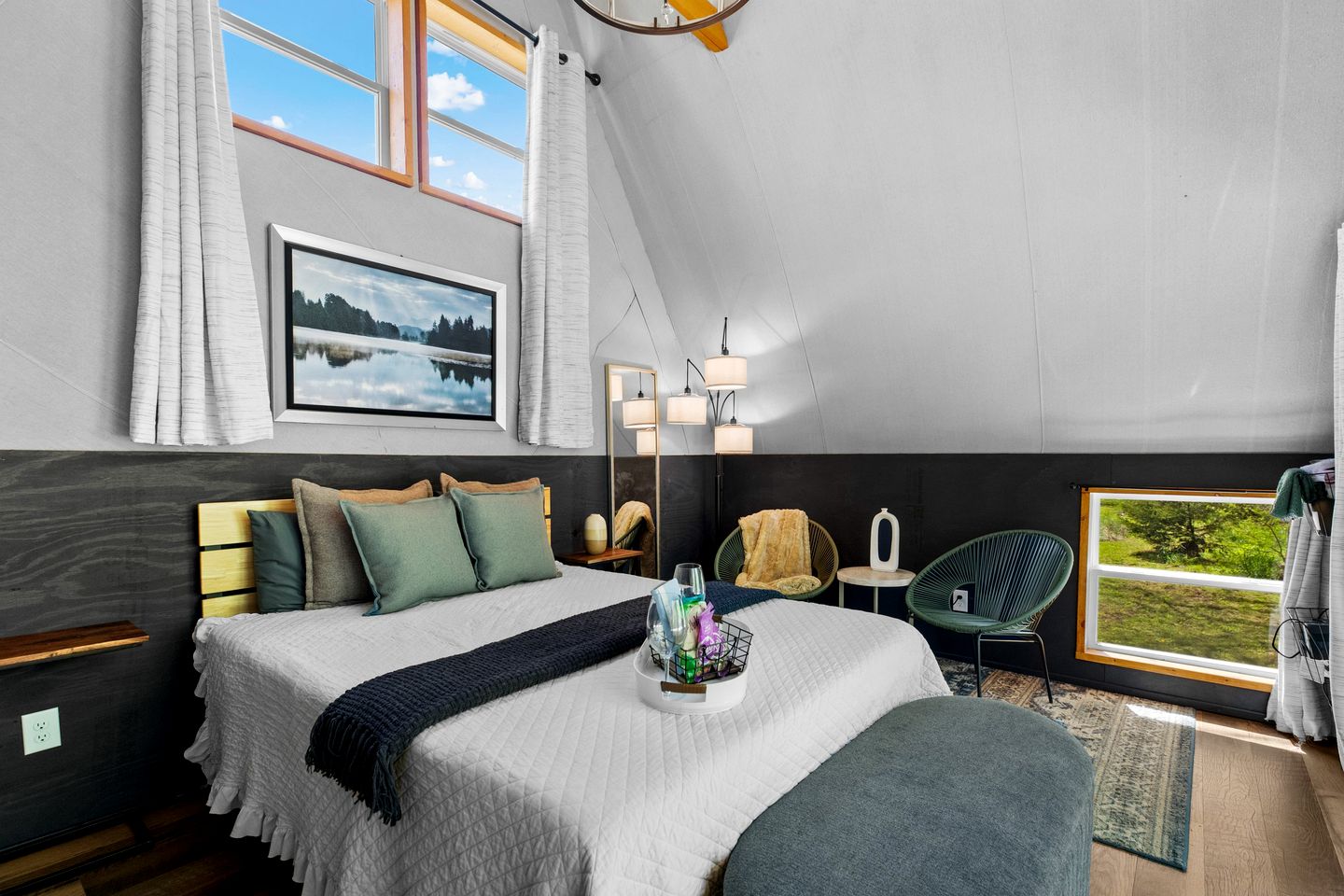 Creekside A-Frame Retreat with Treehouse Views, Hammock Lounge & Indoor-Outdoor Shower in New Port, Tennessee