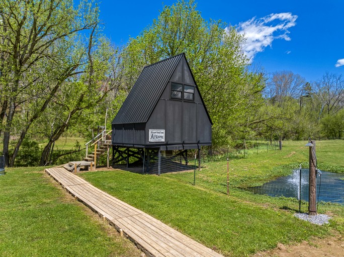 A-Frames (United States of America, --, Tennessee)