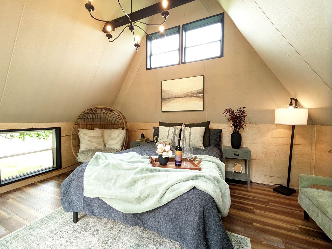 Creekside A-Frame Retreat with Treehouse Views, Hammock Lounge & Indoor-Outdoor Shower in New Port, Tennessee