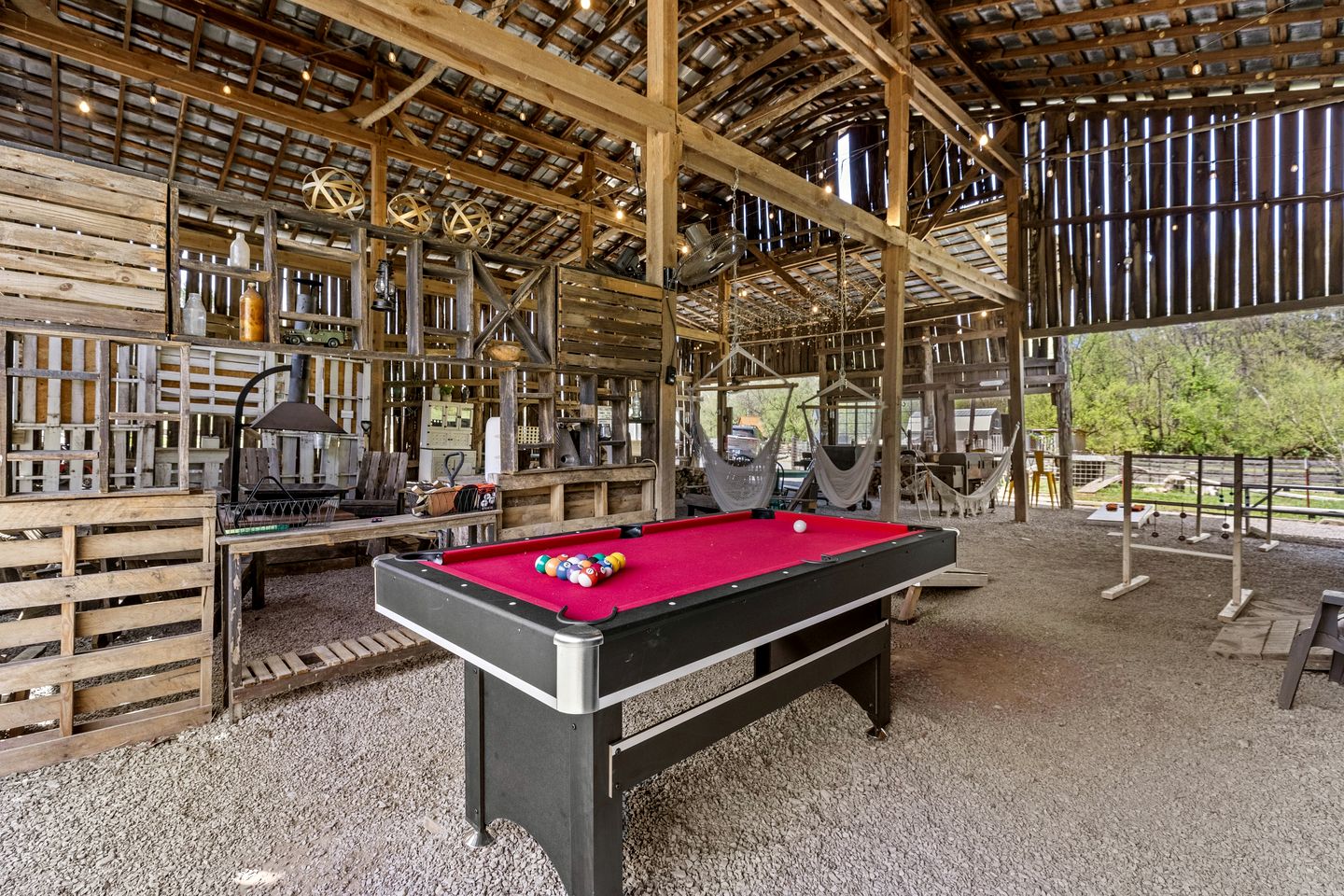 Creekside A-Frame Retreat with Treehouse Views, Hammock Lounge & Indoor-Outdoor Shower in New Port, Tennessee