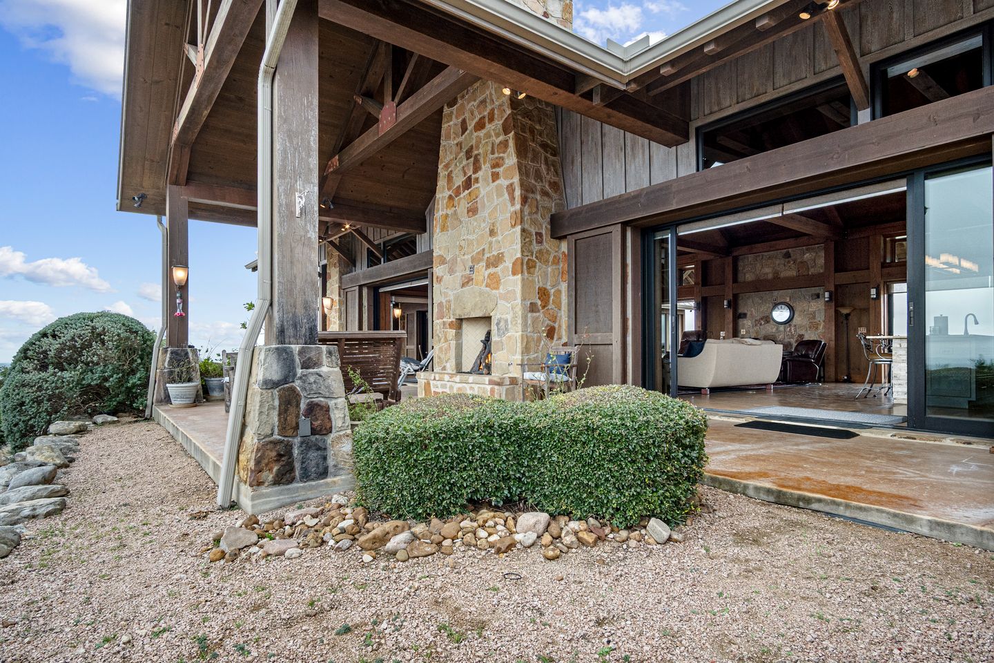 Beautiful Hill Top Home with Pool, Hot Tub, and Stunning Views near Bandera, Texas