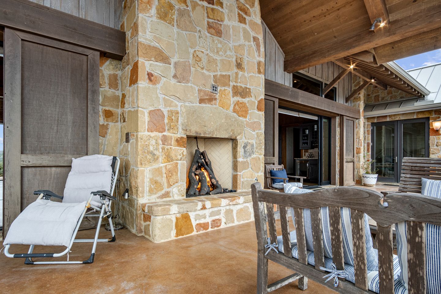 Beautiful Hill Top Home with Pool, Hot Tub, and Stunning Views near Bandera, Texas