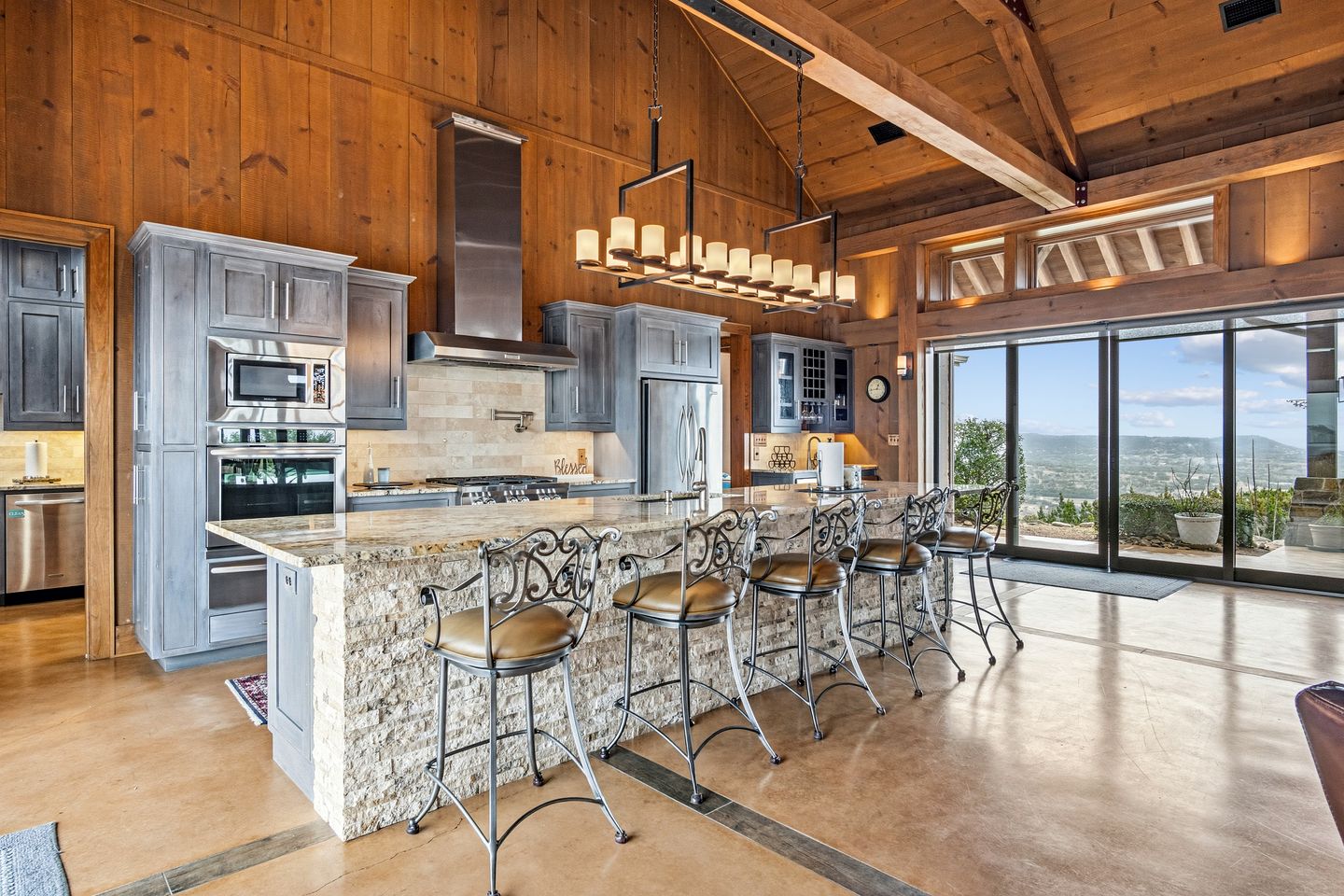 Beautiful Hill Top Home with Pool, Hot Tub, and Stunning Views near Bandera, Texas