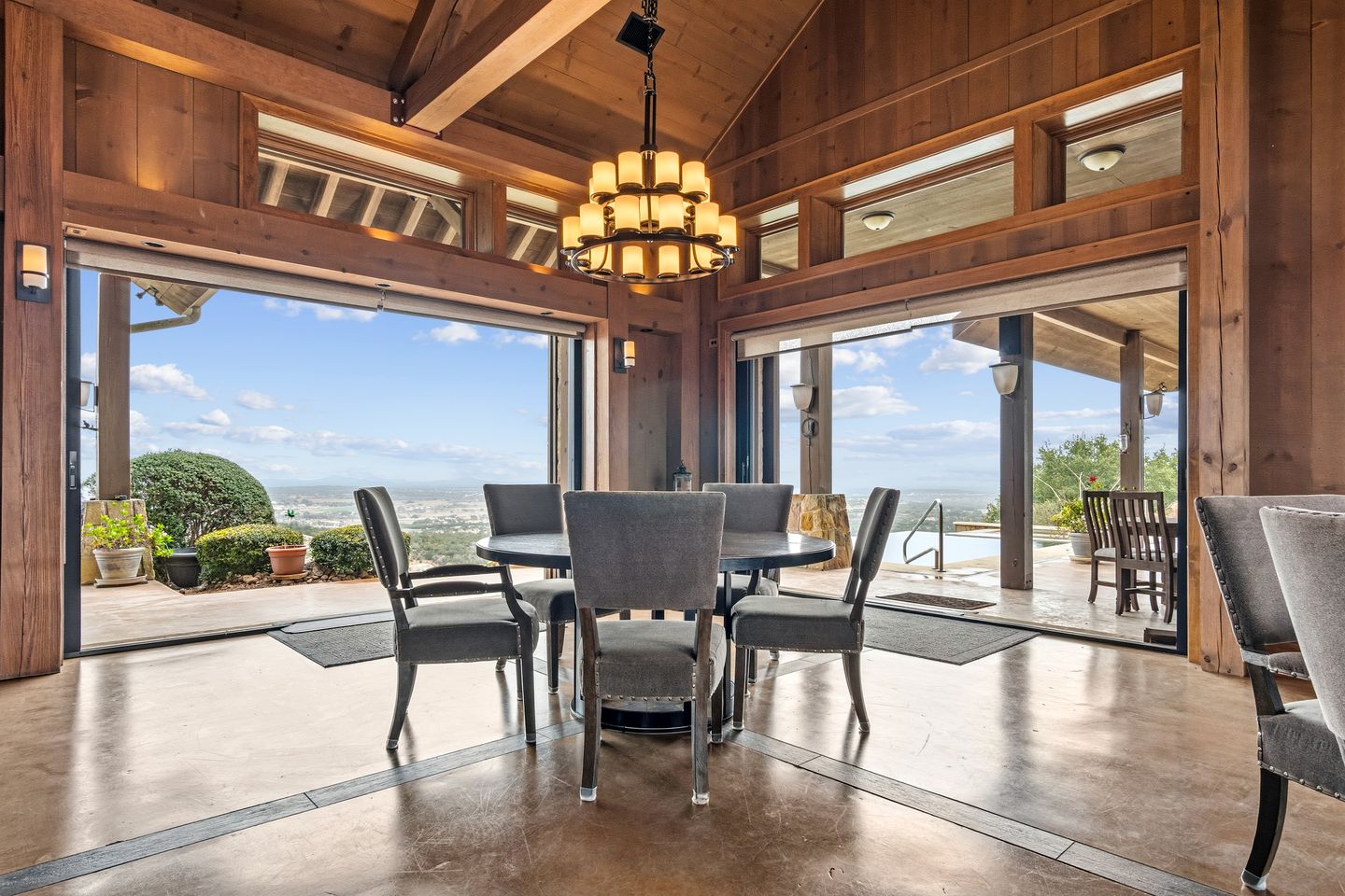 Beautiful Hill Top Home with Pool, Hot Tub, and Stunning Views near Bandera, Texas