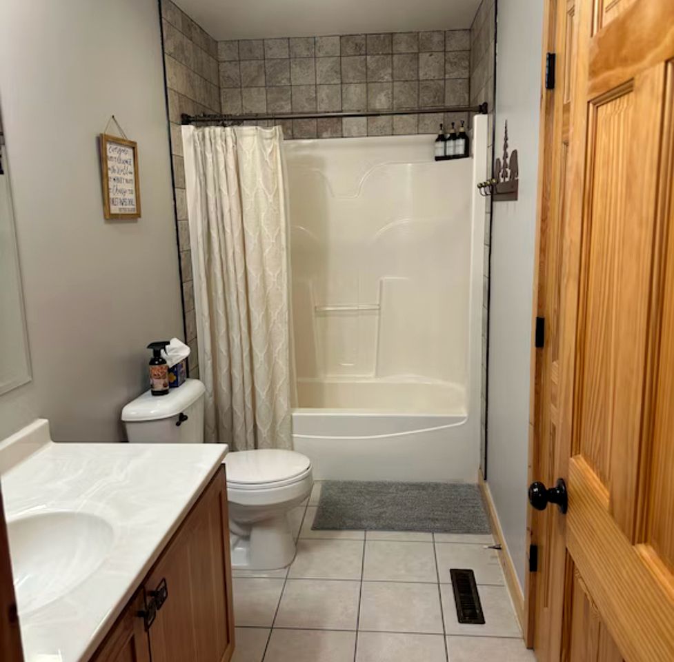 Spacious Luxury Villa Retreat with Jetted Tub, Fireplaces, Balconies, and Smart TV in North Utica, Illinois