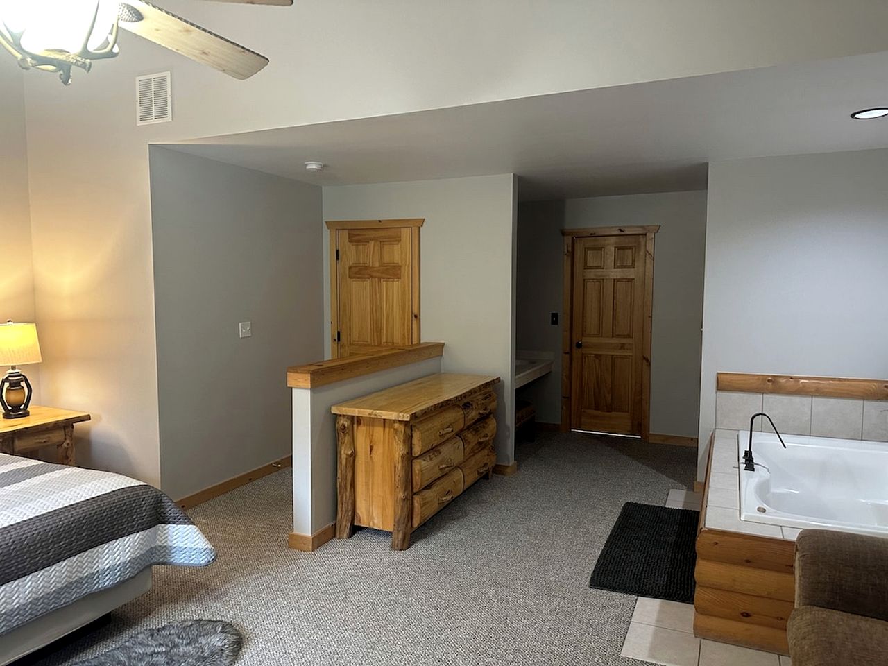 Spacious Luxury Villa Retreat with Jetted Tub, Fireplaces, Balconies, and Smart TV in North Utica, Illinois