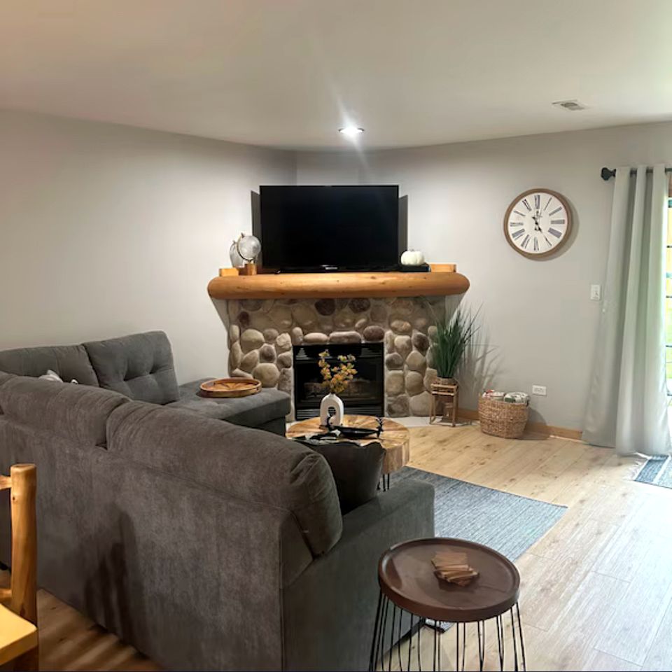 Spacious Luxury Villa Retreat with Jetted Tub, Fireplaces, Balconies, and Smart TV in North Utica, Illinois