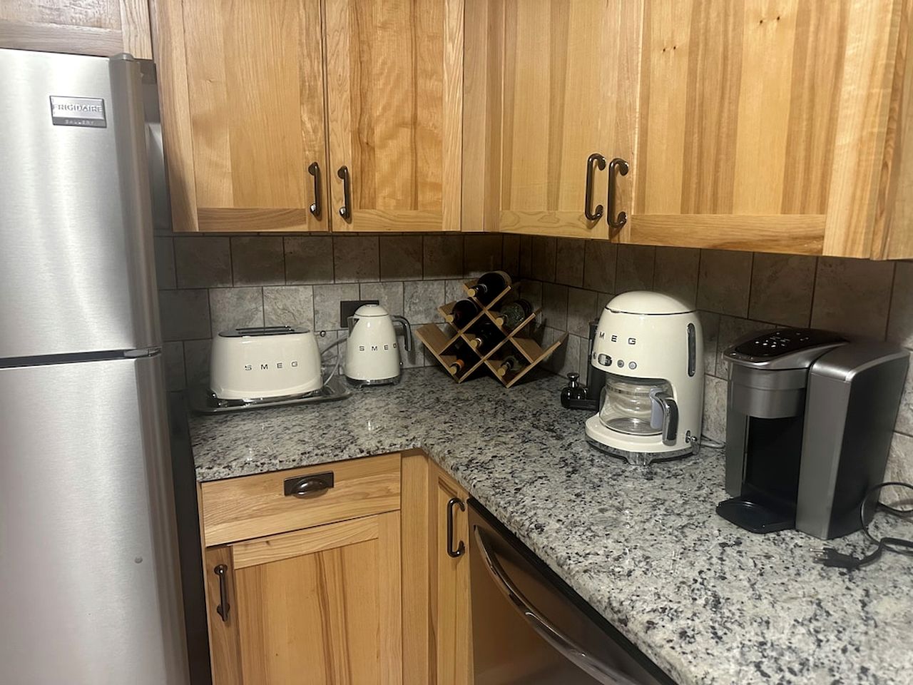 Spacious Luxury Villa Retreat with Jetted Tub, Fireplaces, Balconies, and Smart TV in North Utica, Illinois