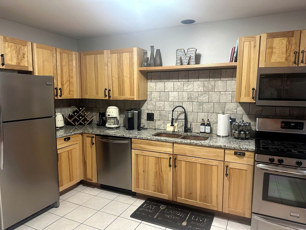 Spacious Luxury Villa Retreat with Jetted Tub, Fireplaces, Balconies, and Smart TV in North Utica, Illinois