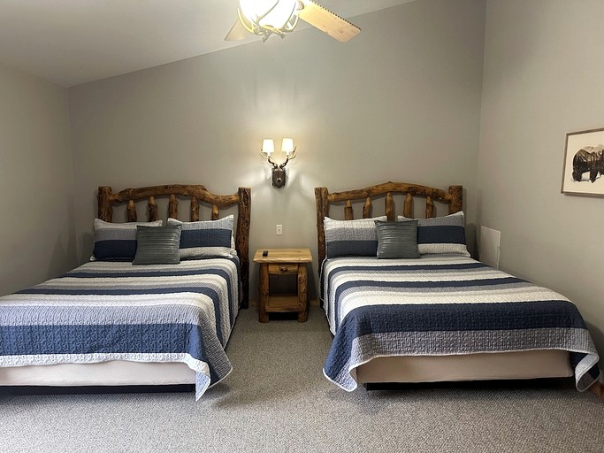 Log Cabins (United States of America, North Utica, Illinois)