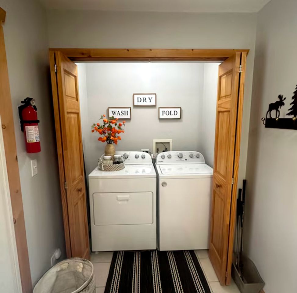 Spacious Luxury Villa Retreat with Jetted Tub, Fireplaces, Balconies, and Smart TV in North Utica, Illinois