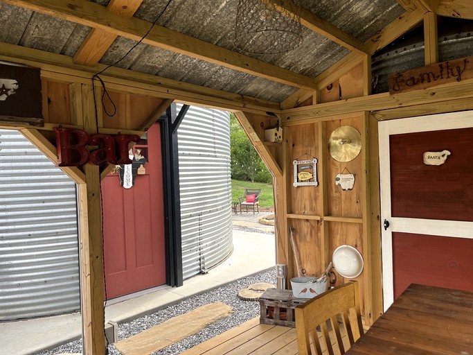 Barns (United States of America, Cullowhee, North Carolina)