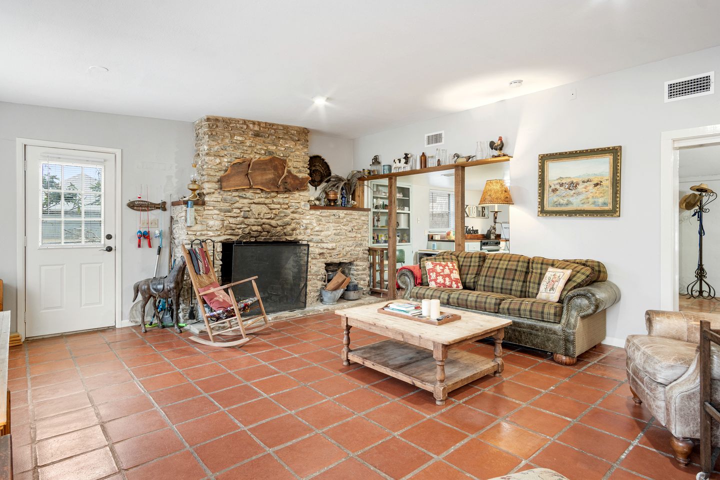 Riverbank Escape for Families and Friends with Ping Pong, Mrs. Pac-Man, and Cozy Den in Kerrville, Texas