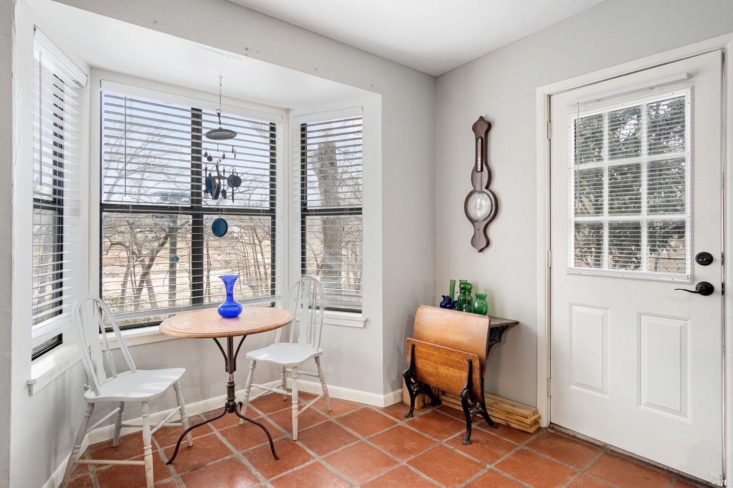 Riverbank Escape for Families and Friends with Ping Pong, Mrs. Pac-Man, and Cozy Den in Kerrville, Texas